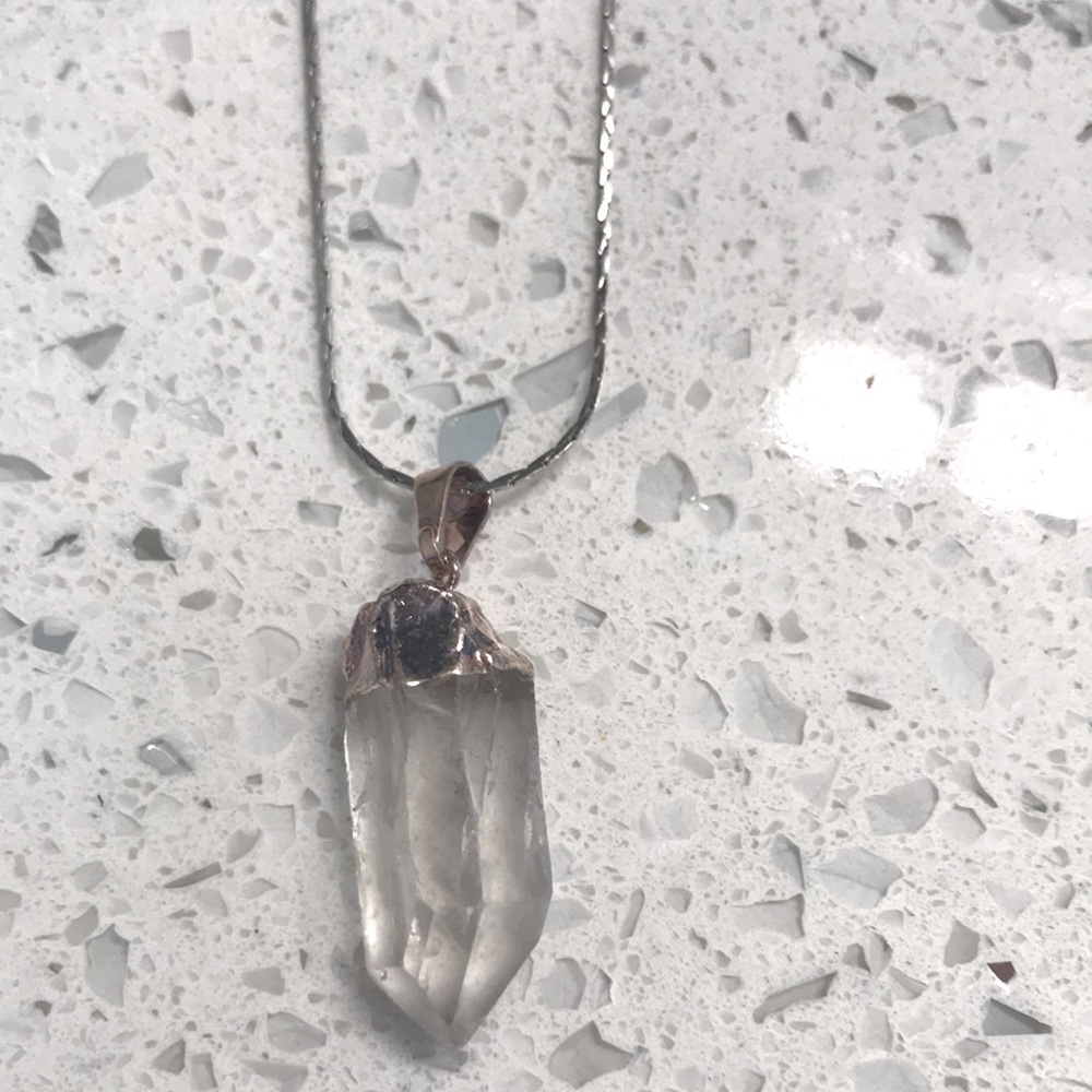 NWT quartz crystal point, with 18” necklace, 18k white gold necklace